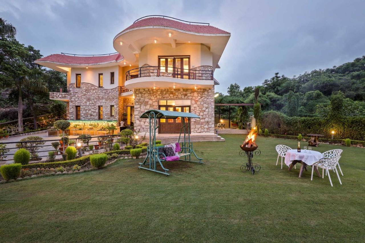 Stayvista'S Prakriti Farms With Outdoor Pool, Complimentary Breakfast And Hi-Tea Udaipur Ngoại thất bức ảnh