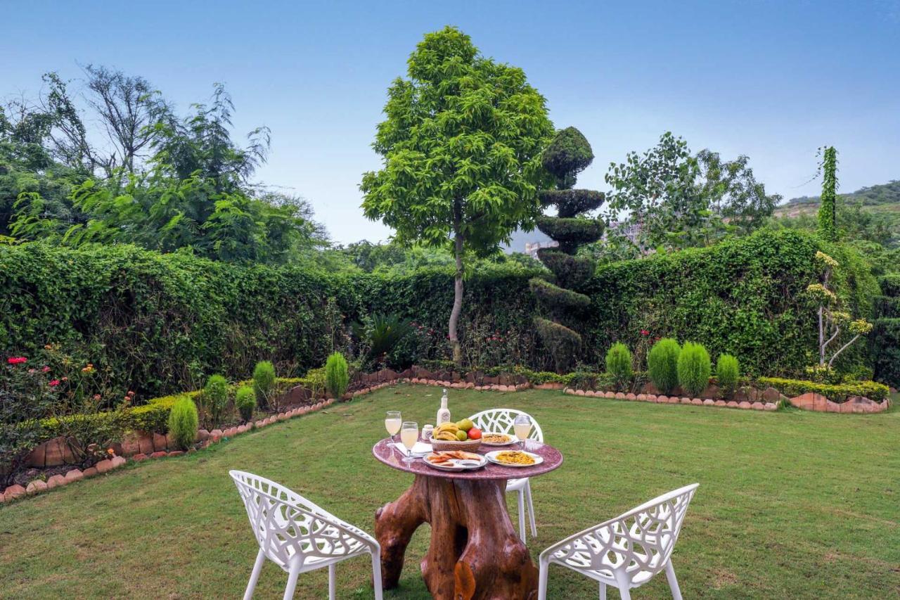 Stayvista'S Prakriti Farms With Outdoor Pool, Complimentary Breakfast And Hi-Tea Udaipur Ngoại thất bức ảnh