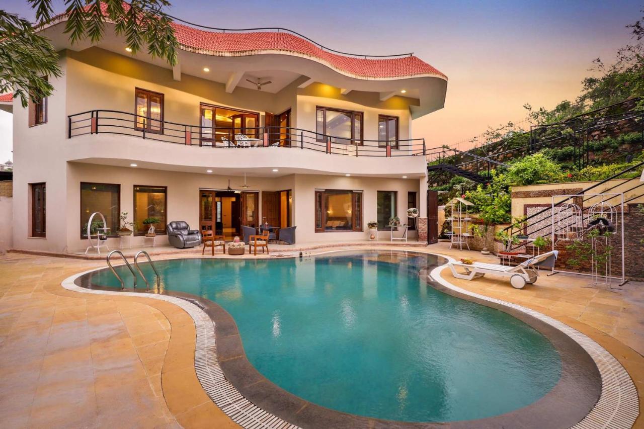 Stayvista'S Prakriti Farms With Outdoor Pool, Complimentary Breakfast And Hi-Tea Udaipur Ngoại thất bức ảnh