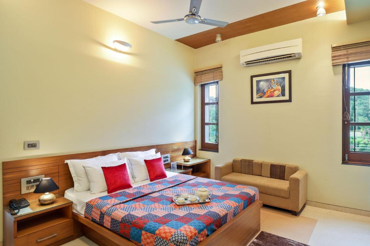 Stayvista'S Prakriti Farms With Outdoor Pool, Complimentary Breakfast And Hi-Tea Udaipur Ngoại thất bức ảnh