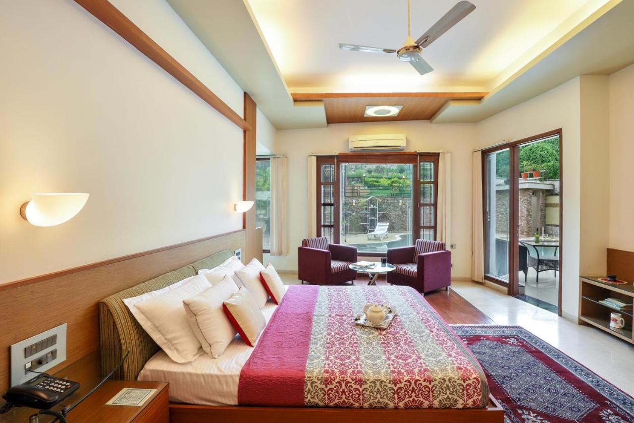 Stayvista'S Prakriti Farms With Outdoor Pool, Complimentary Breakfast And Hi-Tea Udaipur Ngoại thất bức ảnh
